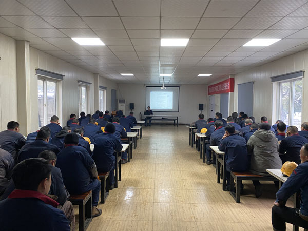 鋼構(gòu)公司開展節(jié)后復工安全教育培訓