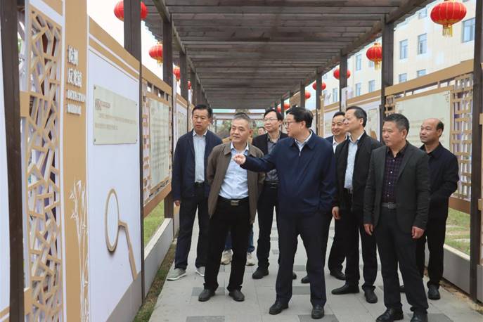 市“江淮普法行”督查組一行到公司檢查指導 市“江淮普法行”督查組一行到公司檢查指導